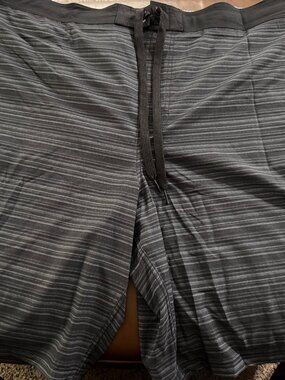 Men’s Swim Trunks 2XL Black Gray Striped Lined Athletic Swim Short